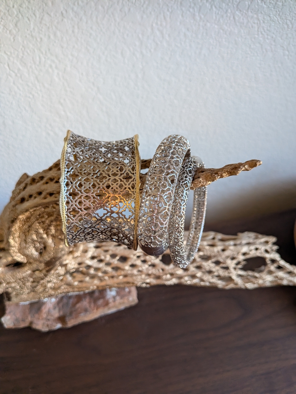 Kendra Scott - Filigree Bracelet Set - Silver & Gold Tones - Excellent Condition - Picture 7 of 8
